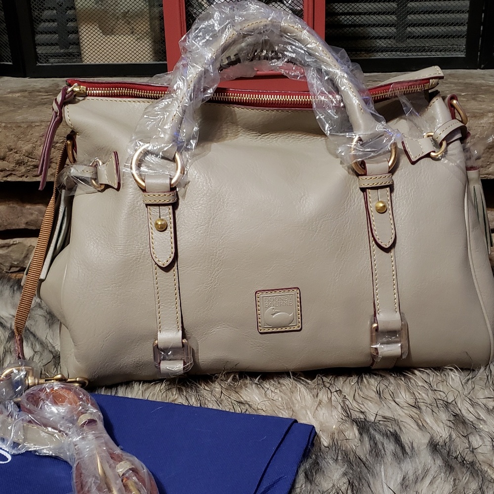 SOLD!!! Dooney & Bourke Flo satchel.. Medium